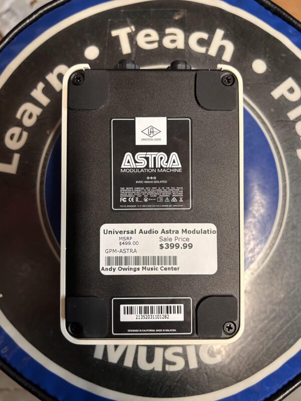 Universal Audio ASTRA modulation machine in black