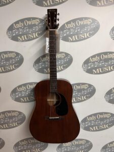Taylor 214 CE natural finish in brown color